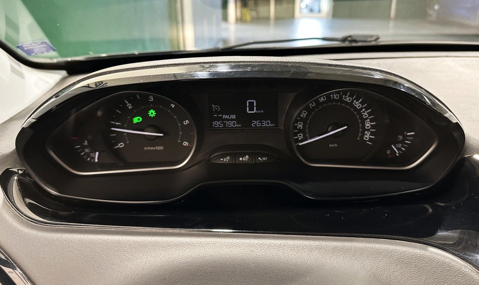 Peugeot 208 1,6 BlueHDi 100 Active 5d