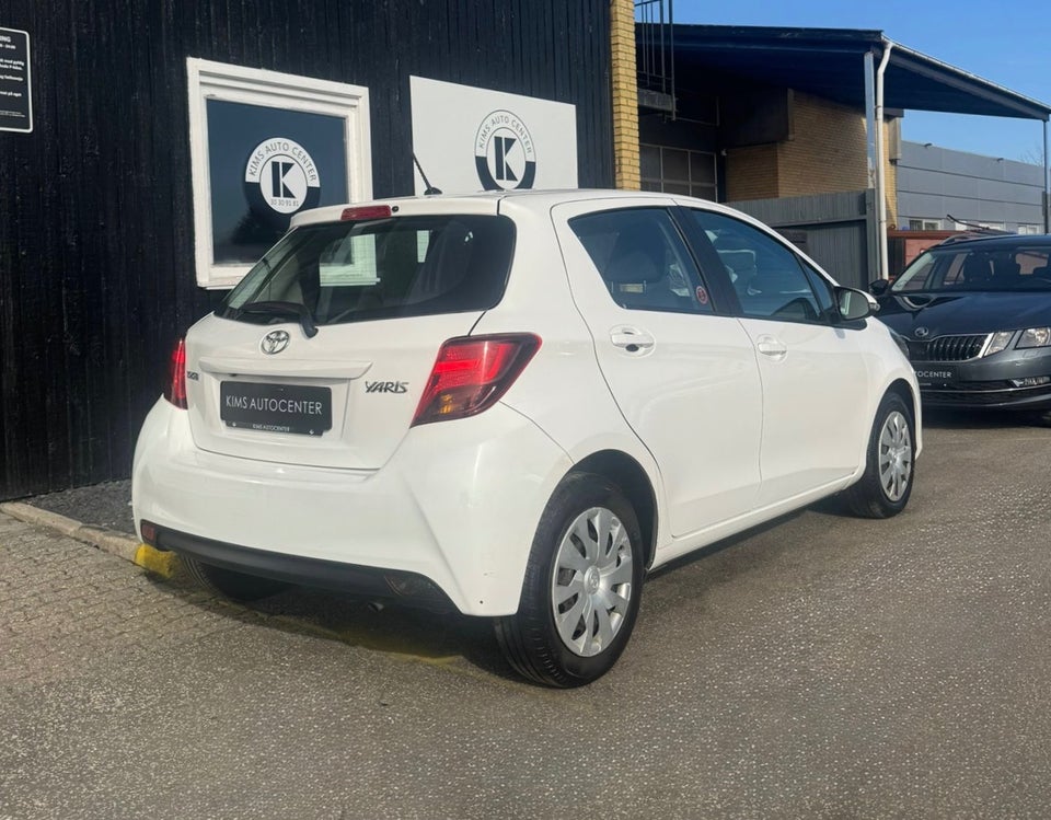 Toyota Yaris 1,0 VVT-i T2 Premium 5d