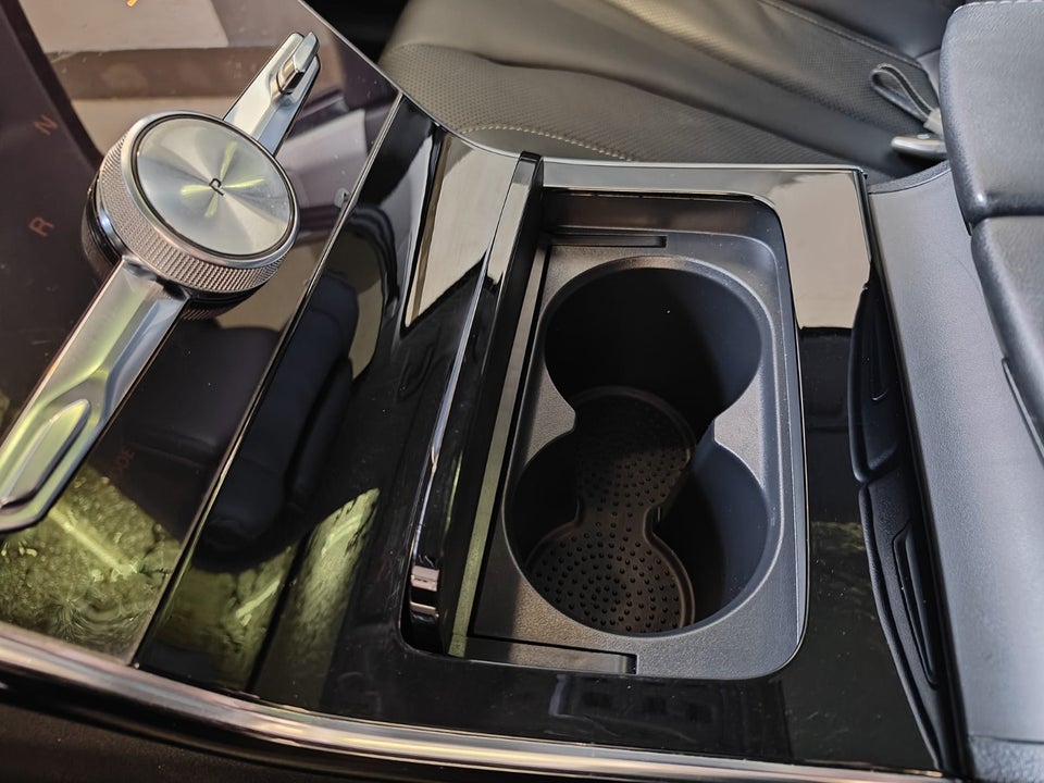 MG Marvel R Luxury 5d