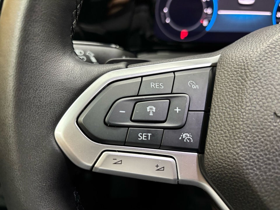 VW Golf VIII 1,4 eHybrid DSG 5d