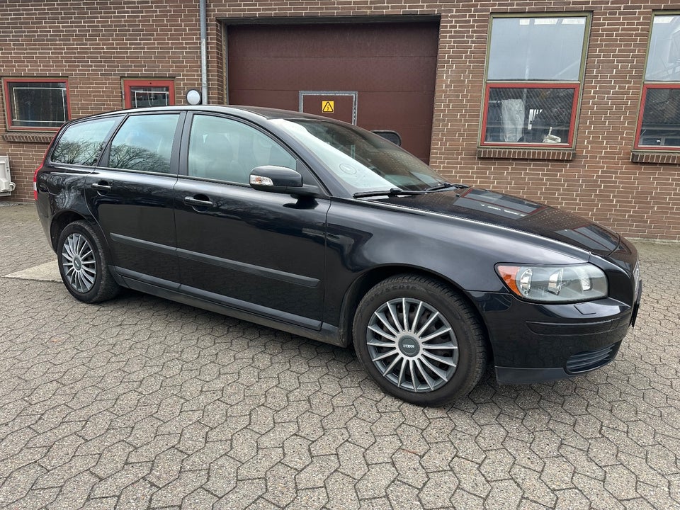 Volvo V50 1,8 Momentum 5d