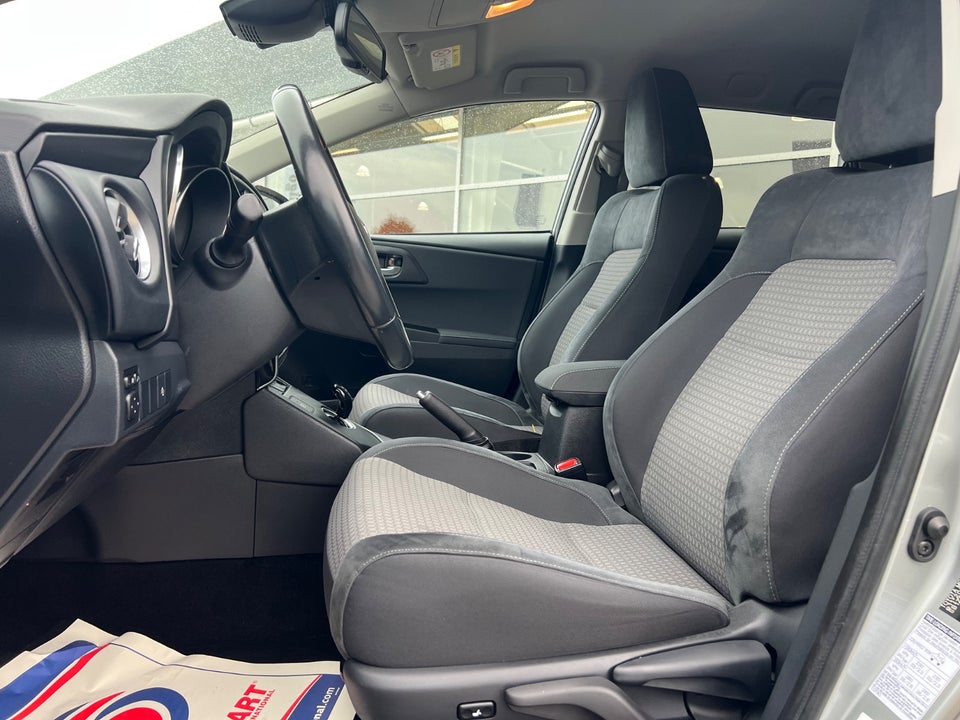 Toyota Auris 1,8 Hybrid H2 Selected Touring Sports CVT 5d