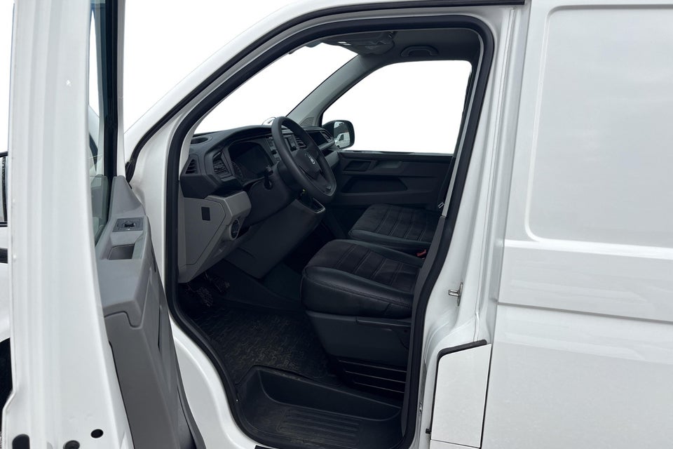 VW Transporter 2,0 TDi 110 Kassevogn lang