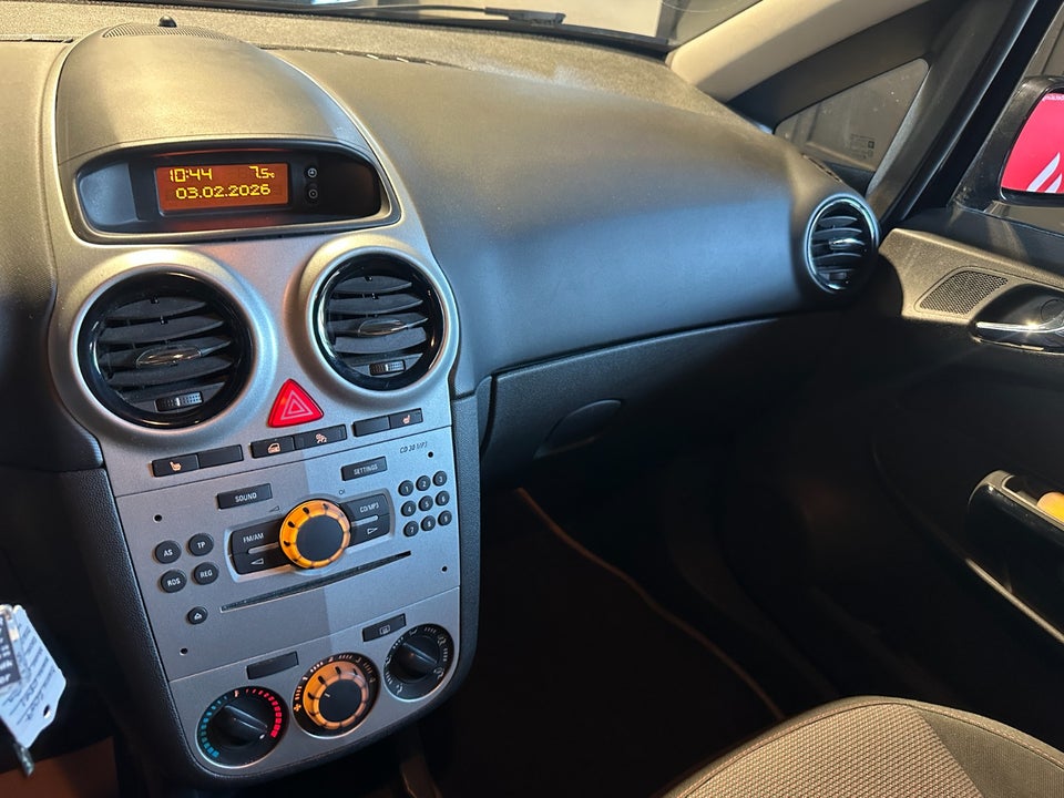 Opel Corsa 1,2 16V Enjoy 5d