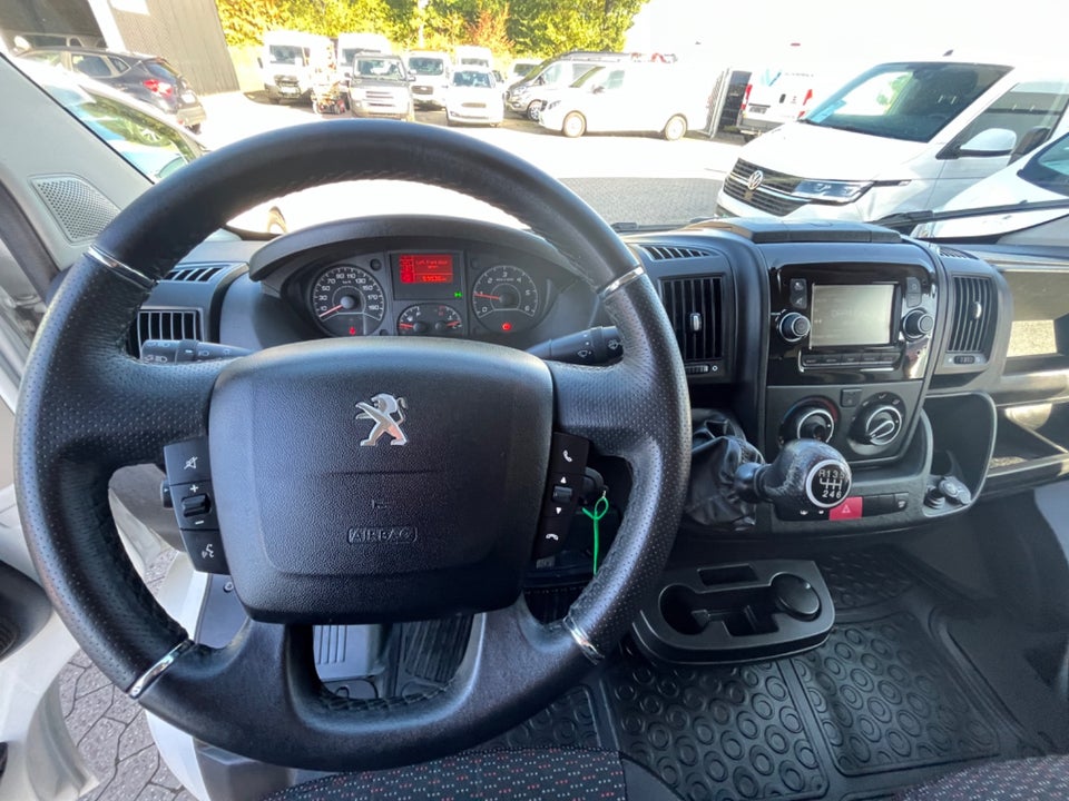 Peugeot Boxer 335 2,2 BlueHDi 140 L3H2 Premium