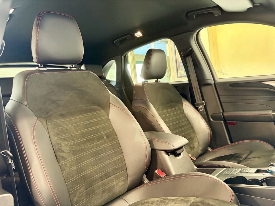 Ford Kuga 2,5 PHEV ST-Line X CVT 5d