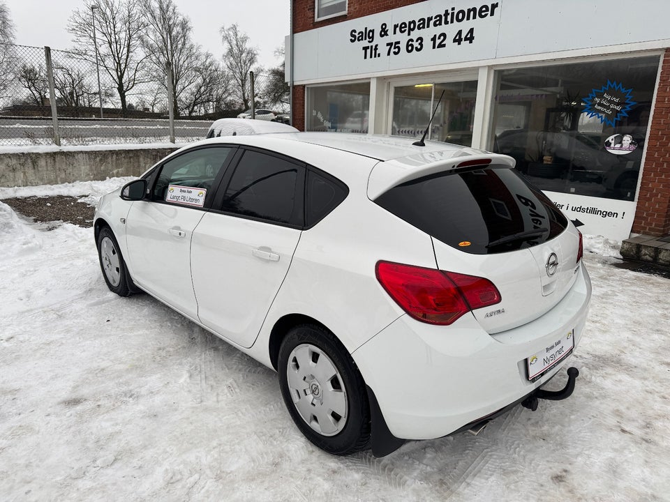 Opel Astra 1,4 T 140 Enjoy 5d