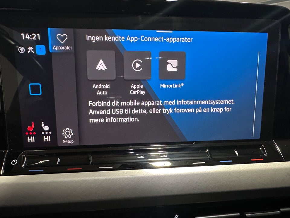 VW Golf VIII 2,0 TDi 115 Life Variant DSG Van 5d