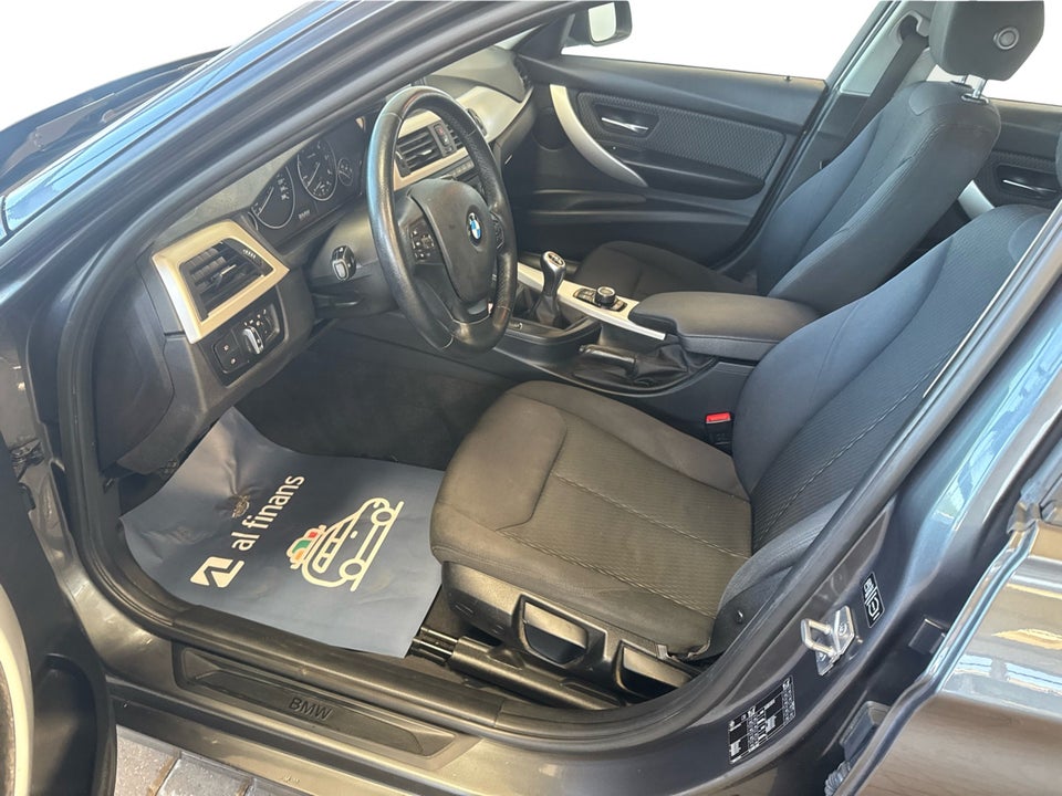 BMW 320d 2,0 Touring 5d