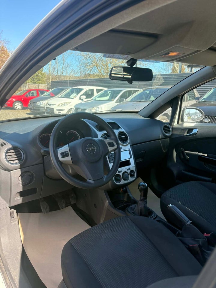 Opel Corsa 1,0 12V Enjoy 3d