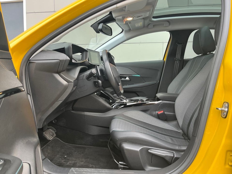 Peugeot 208 1,2 PureTech 100 Allure Sky EAT8 5d