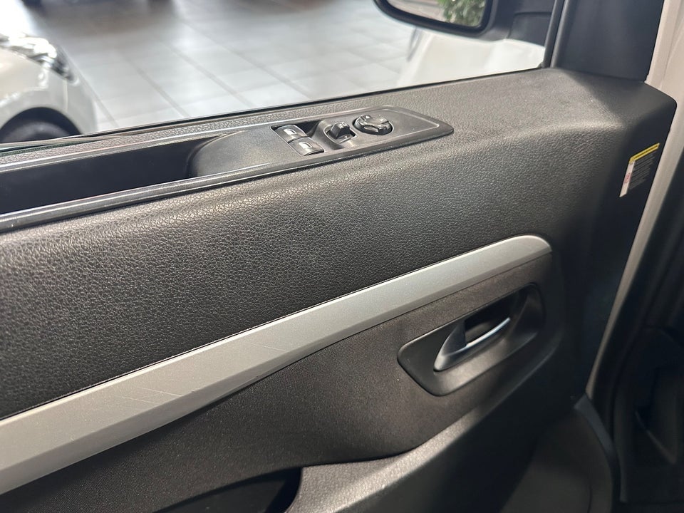 Peugeot Expert 2,0 BlueHDi 177 L2 Ultimate EAT8 Van