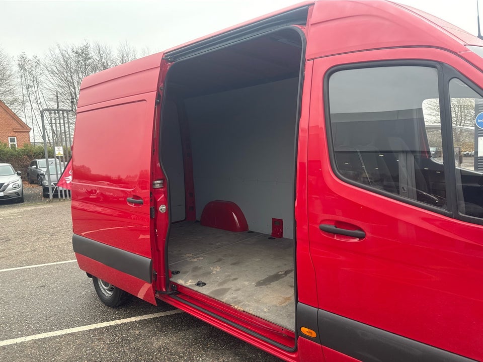 Mercedes Sprinter 214 2,2 CDi A2 Kassevogn aut. FWD
