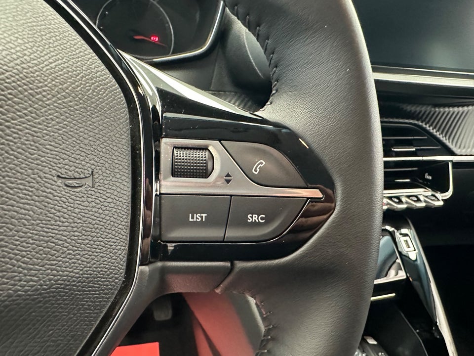 Peugeot 208 1,2 PureTech 100 Allure 5d