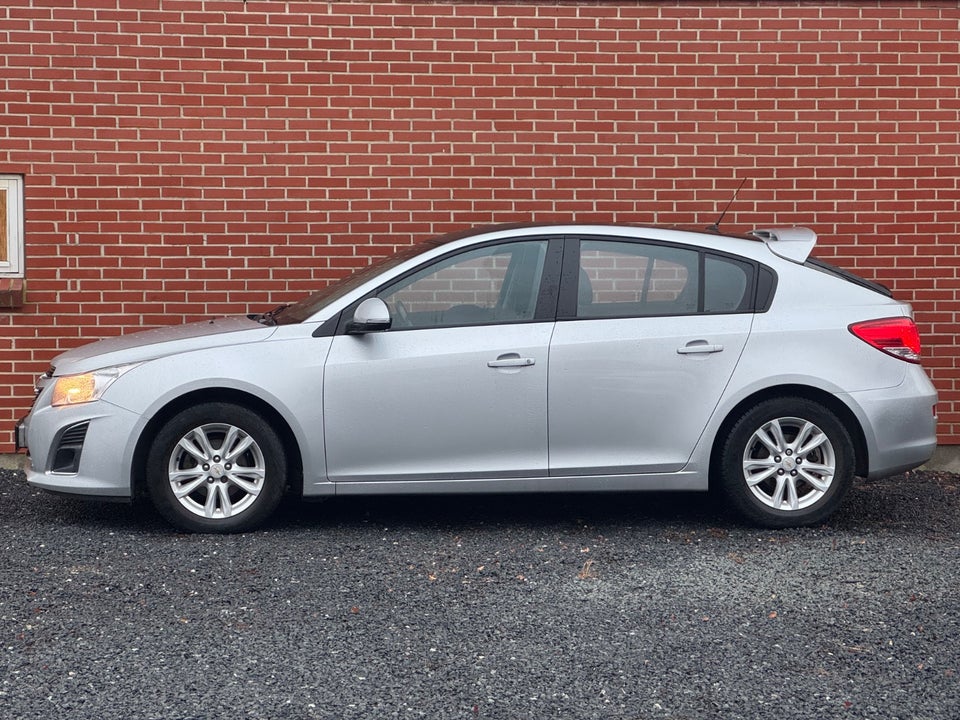 Chevrolet Cruze 1,8 LT 5d