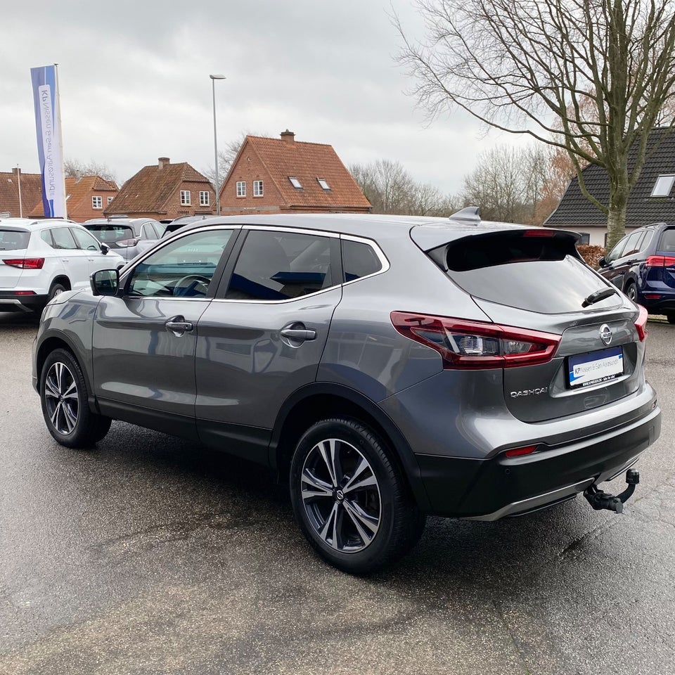 Nissan Qashqai 1,3 Dig-T 140 N-Connecta 5d