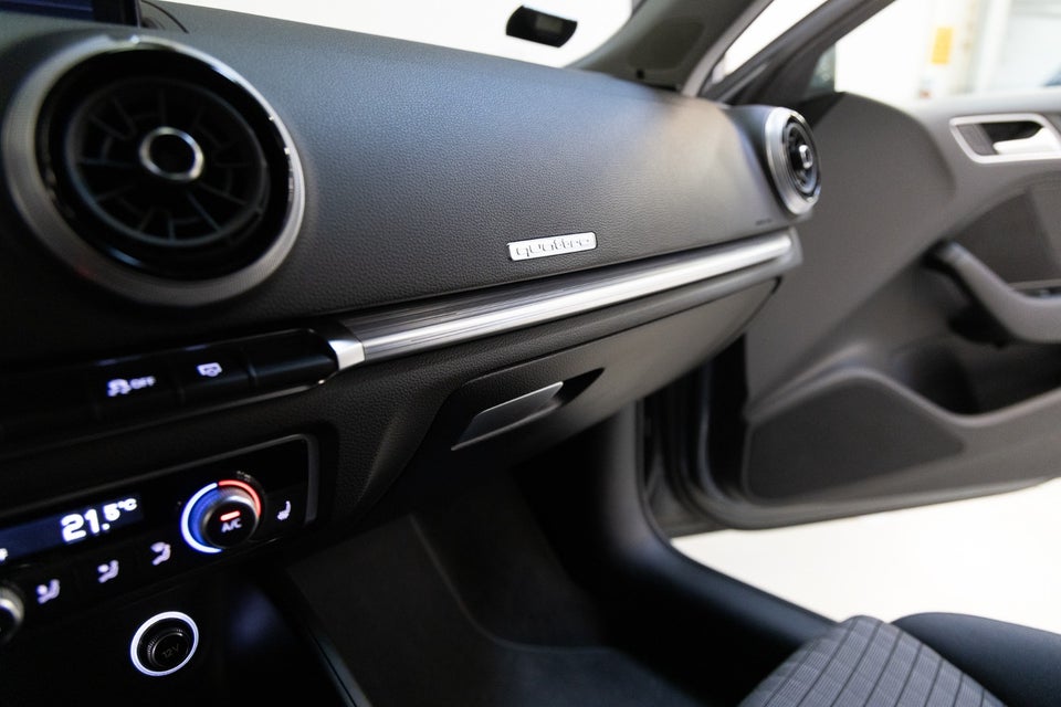 Audi A3 40 TFSi S-line Sportback quattro S-tr. 5d