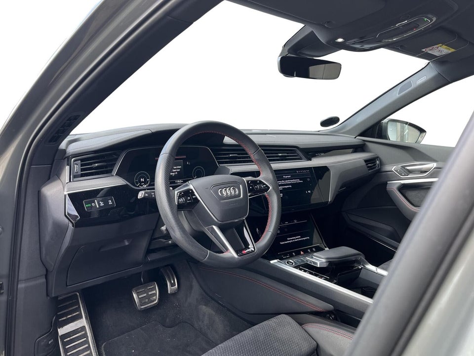 Audi Q8 e-tron 55 S-line quattro 5d