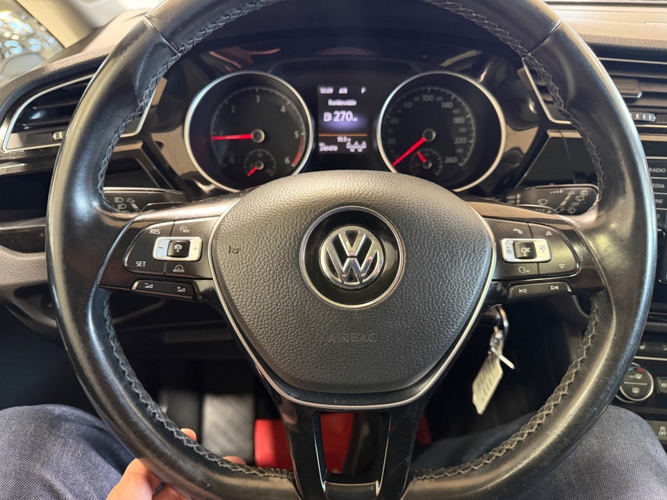 VW Touran 1,6 TDi 110 Highline DSG 7prs 5d