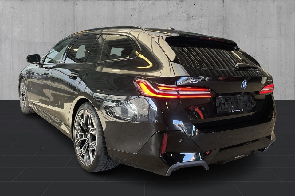 BMW i5 eDrive40 Touring Fully Charged 5d