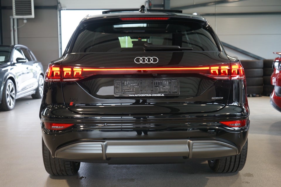 Audi Q6 e-tron S-line quattro 5d