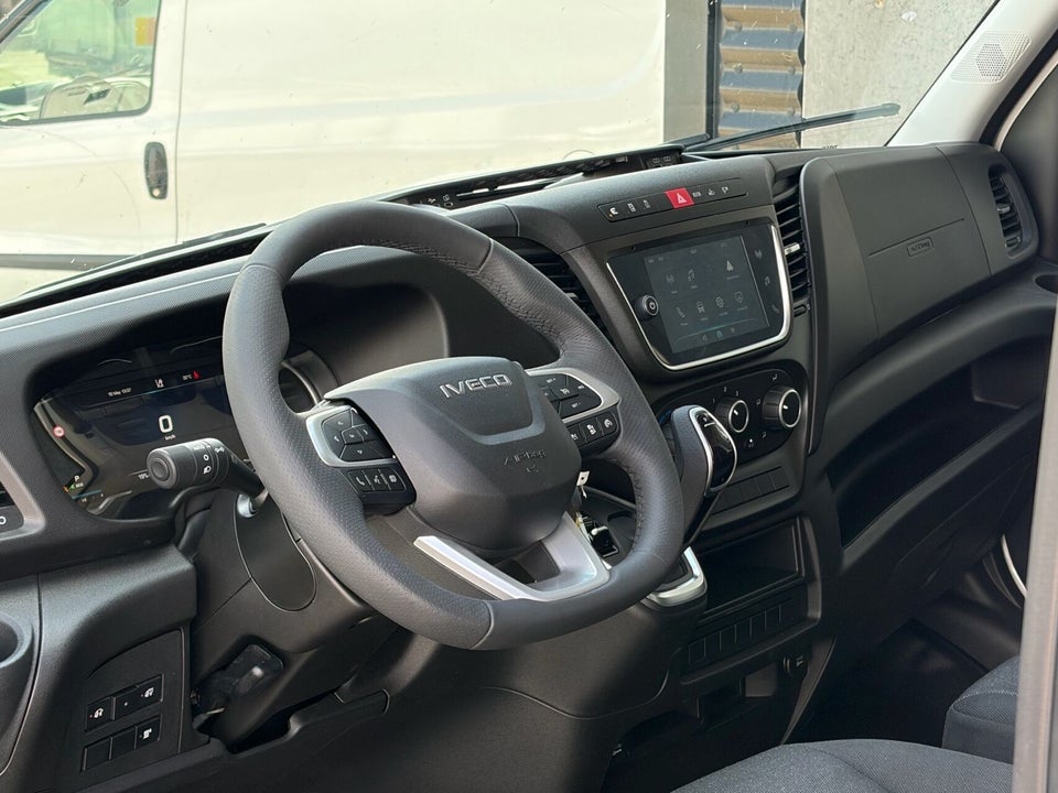 Iveco Daily 3,0 35S18 4100mm Alukasse m/lift AG8