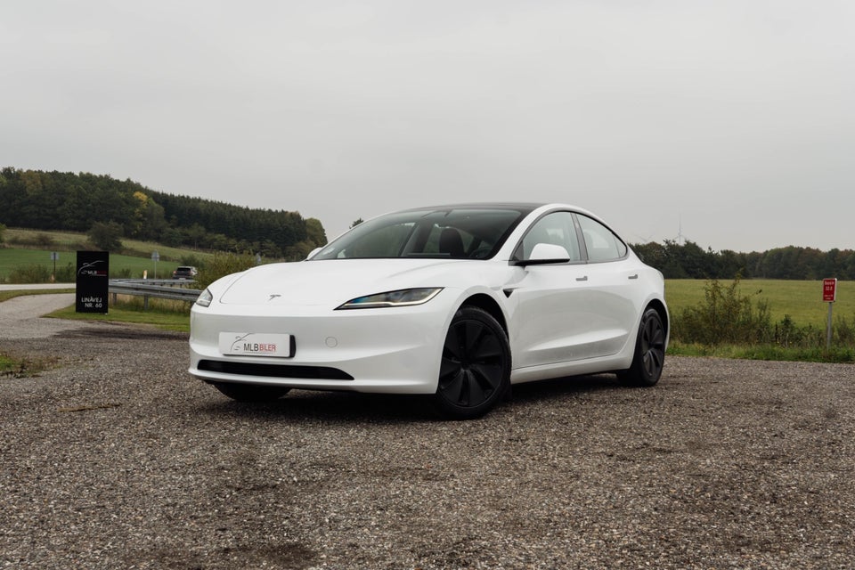 Tesla Model 3 RWD 4d