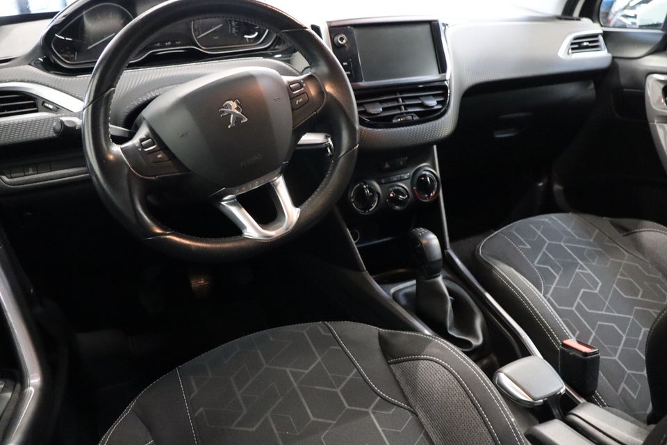 Peugeot 2008 1,2 VTi 82 Active 5d