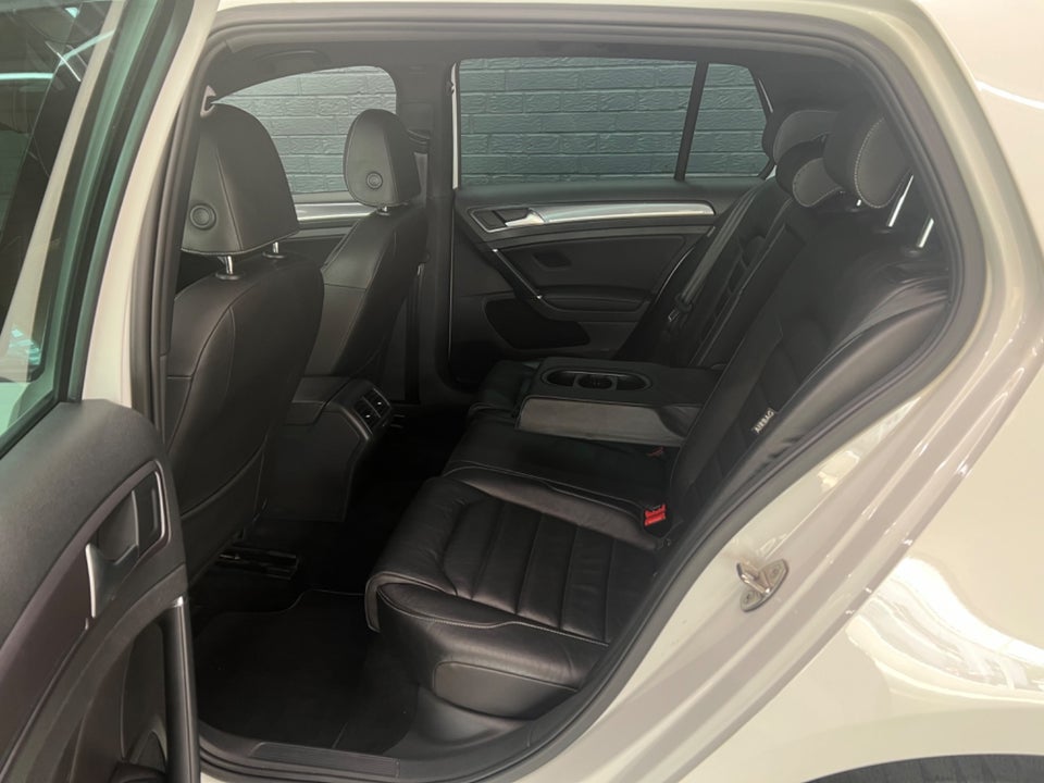 VW Golf VII 1,4 TSi 140 R-line DSG BMT 5d