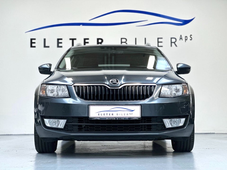 Skoda Octavia 1,6 TDi 105 Elegance Combi DSG 5d