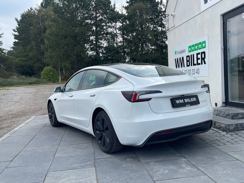 Tesla Model 3 Long Range AWD 4d