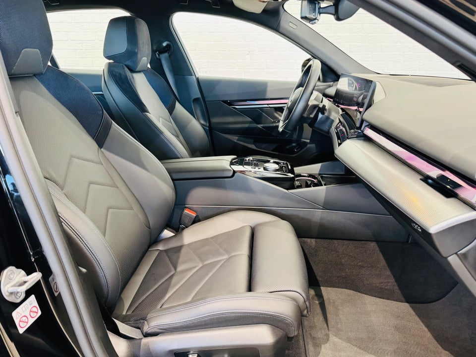 BMW i5 eDrive40 M-Sport 4d
