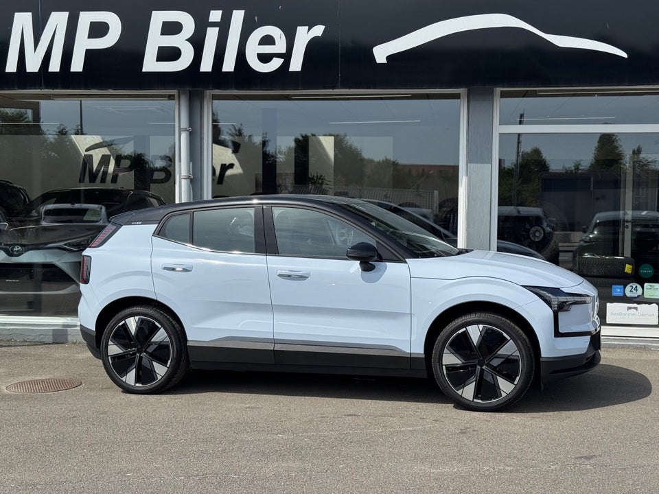 Volvo EX30 Twin Performance Plus 5d