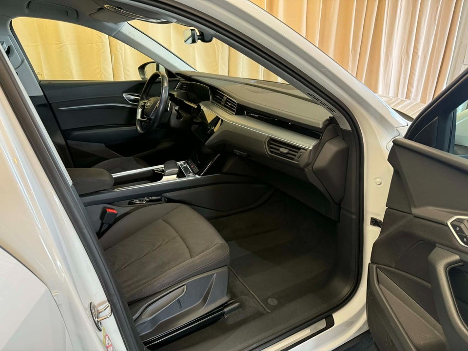 Audi e-tron 50 quattro 5d