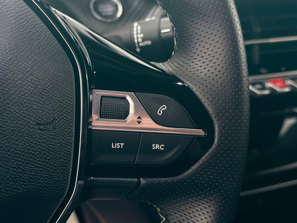 Peugeot e-2008 54 GT 5d