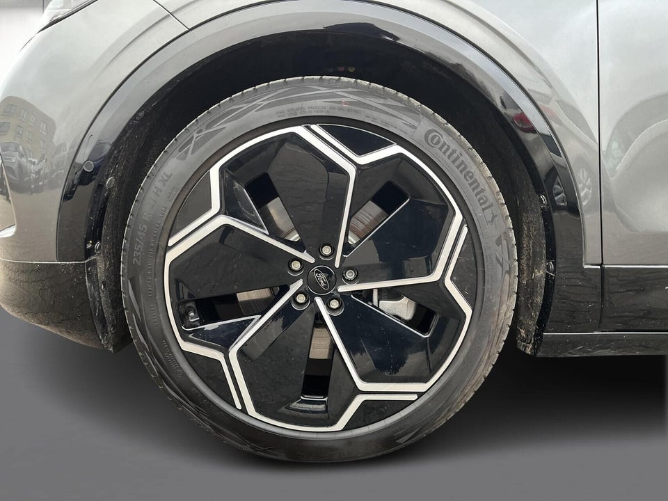 Ford Capri 77 Premium Extended Range 5d