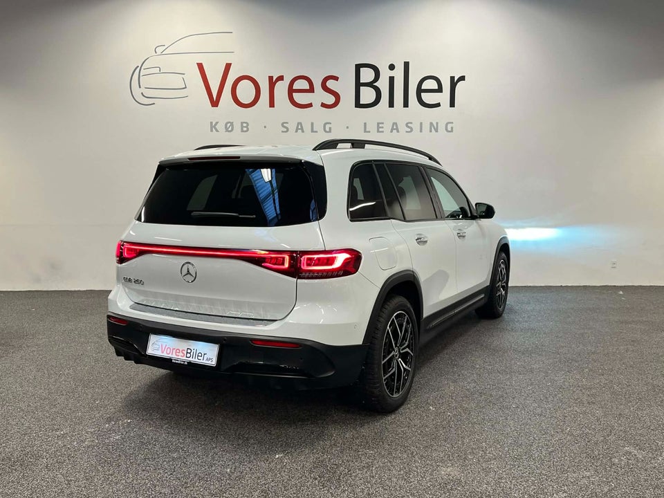 Mercedes EQB250 AMG Line 5d