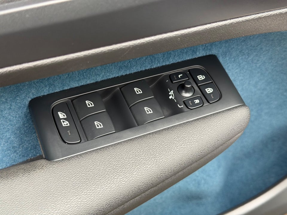 Volvo XC40 P6 ReCharge Plus 5d