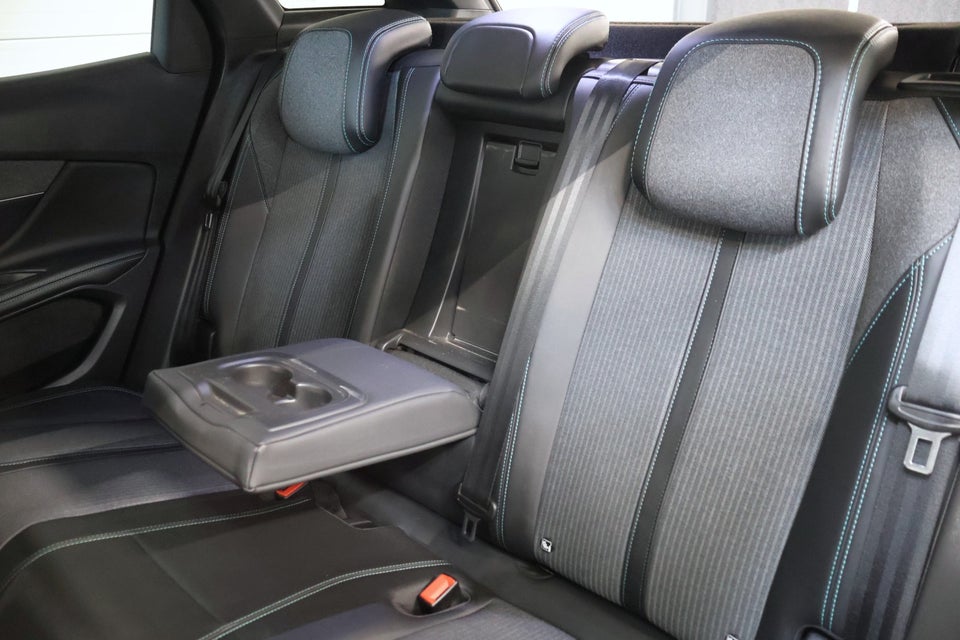 Peugeot 3008 1,6 Hybrid Allure Pack EAT8 5d