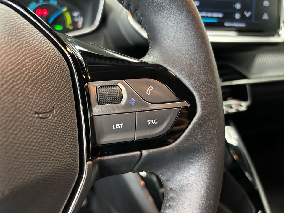 Peugeot e-208 50 Style 5d