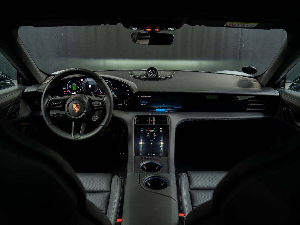 Porsche Taycan Performance+ Black Edition 4d