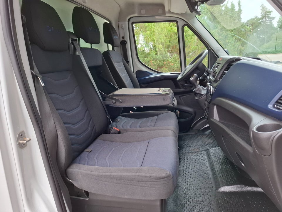 Iveco Daily 2,3 35S16 Alukasse m/lift AG8 2d