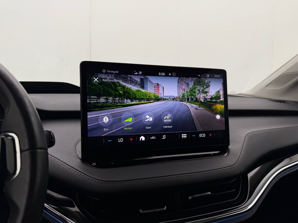 Skoda Enyaq 80 iV Selection Suite 5d