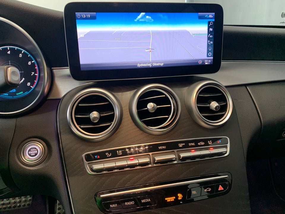 Mercedes C300 2,0 AMG Line stc. aut. 5d