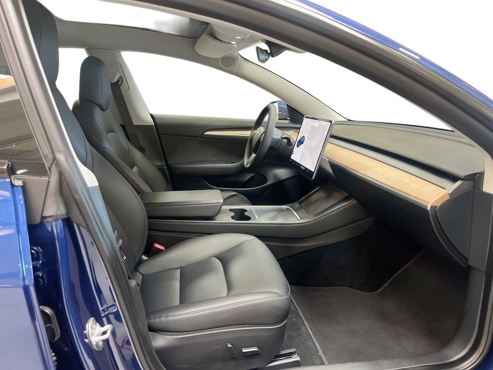 Tesla Model 3 RWD 4d