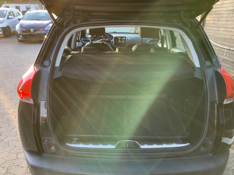 Peugeot 2008 1,2 VTi 82 Allure 5d