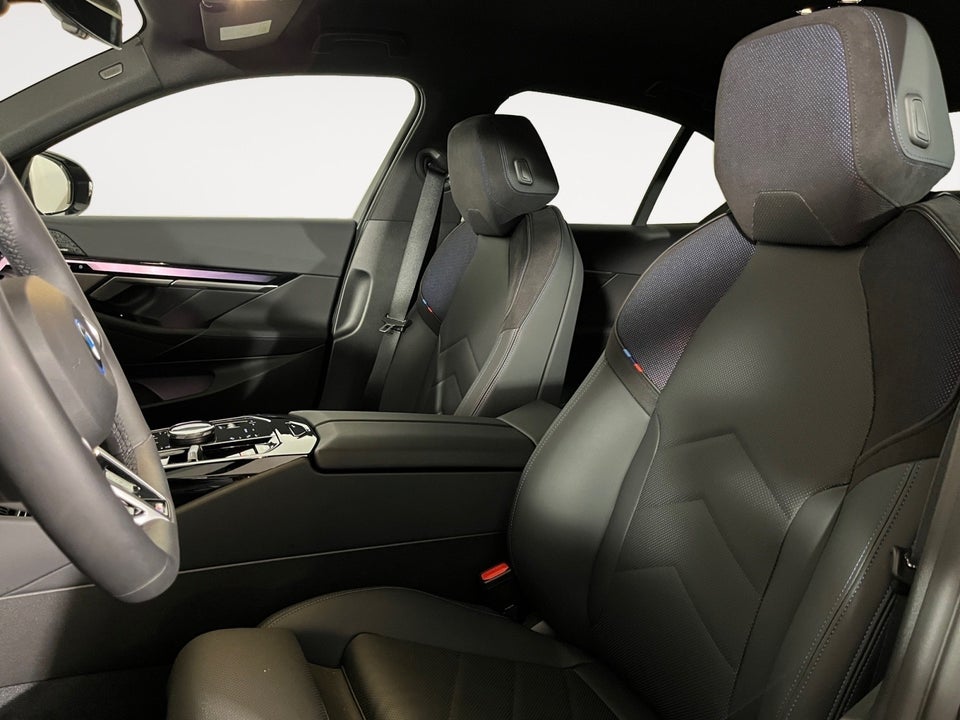 BMW i5 eDrive40 M-Sport 4d