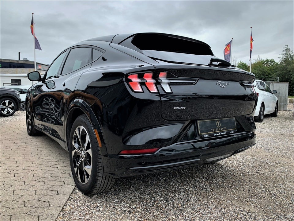 Ford Mustang Mach-E 98 Premium Extended Range AWD 5d