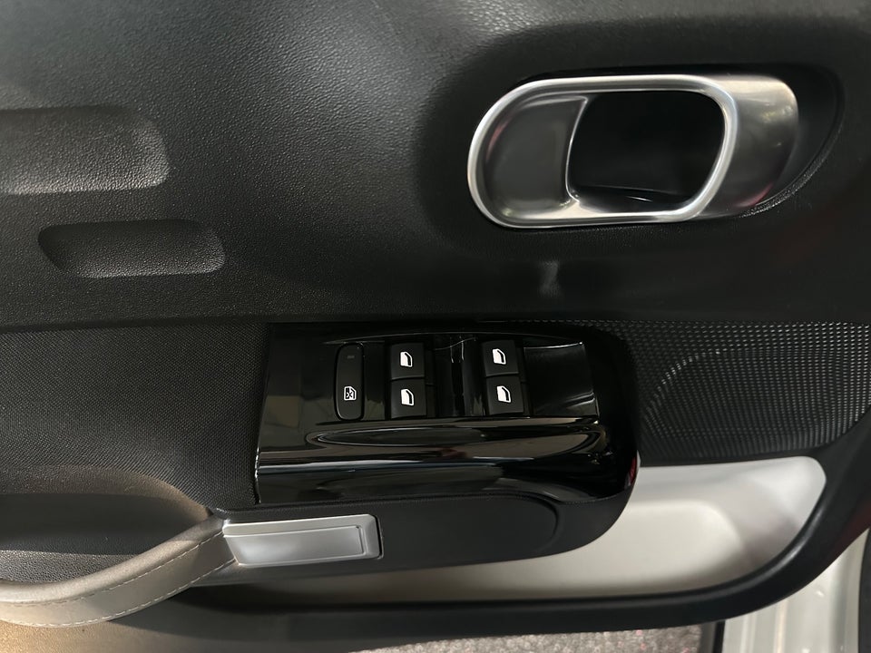 Citroën C3 1,2 PureTech 83 Shine 5d