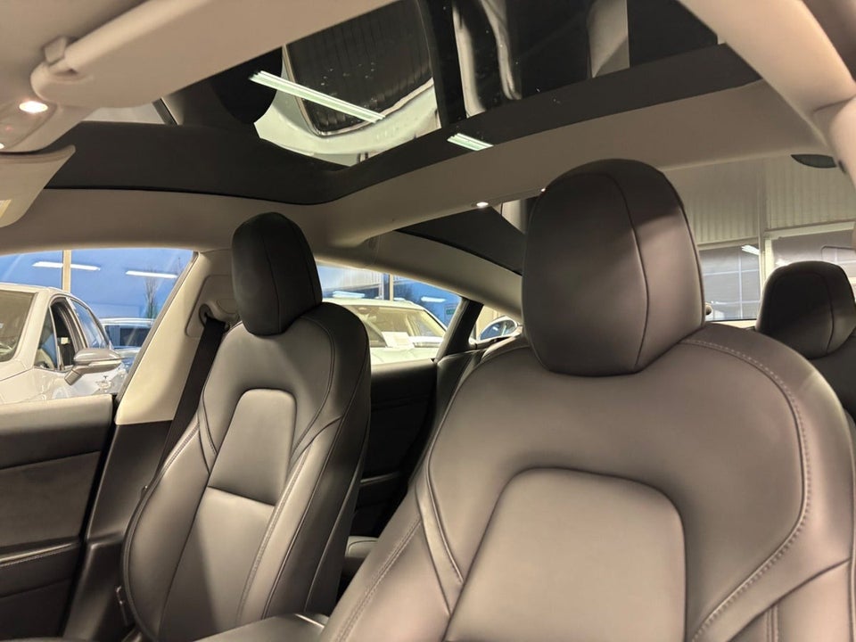 Tesla Model 3 Long Range AWD 4d